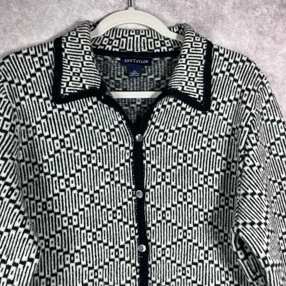 Ann Taylor Cardigan Sweater Womens Large Black White Print Lambswool Button Art‎ - Picture 2 of 10